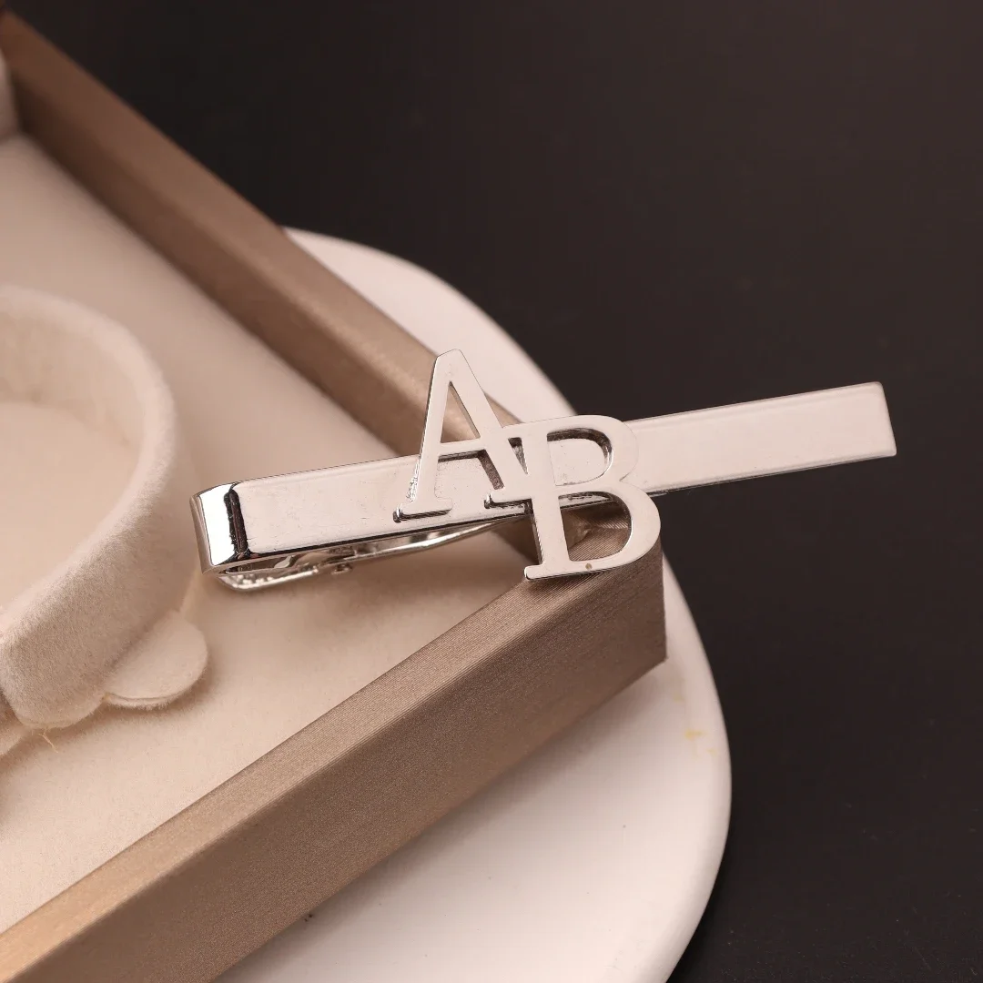 Pince à cravate initiale perso - Men'S Grooming avis et prix